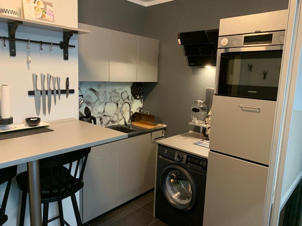 Ingress Apartment Битом Екстериор снимка